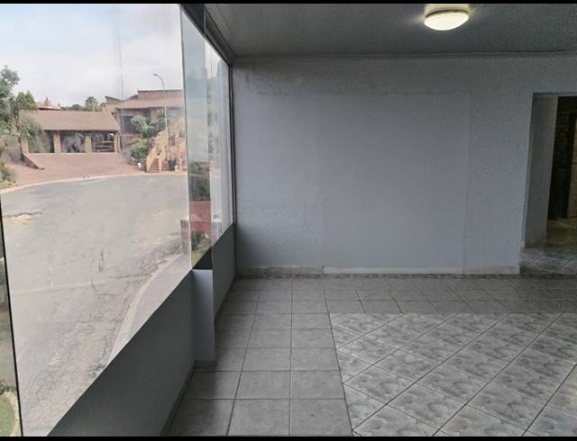 2 bed property to rent in GLENVISTA